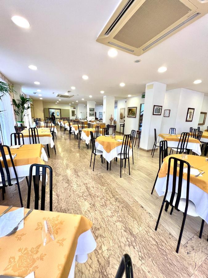 Hotel B&B Montecarlo Milano Marittima Exteriér fotografie